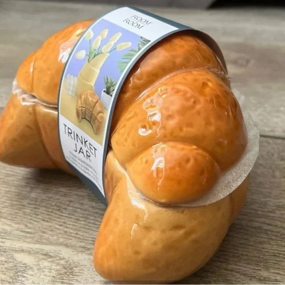 COPY - Viral Croissant 🥐 Trinket Box from five below! - Picture 7 of 7